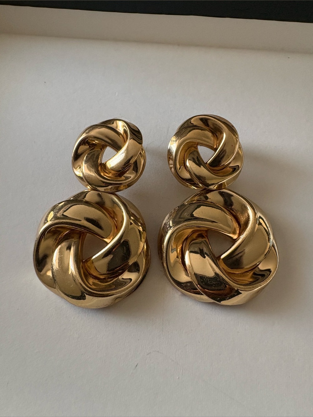 Vintage 1980’s Gold Tone Dangle Earrings